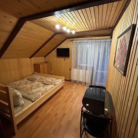 Любе Hotel Yablunytsya Ngoại thất bức ảnh