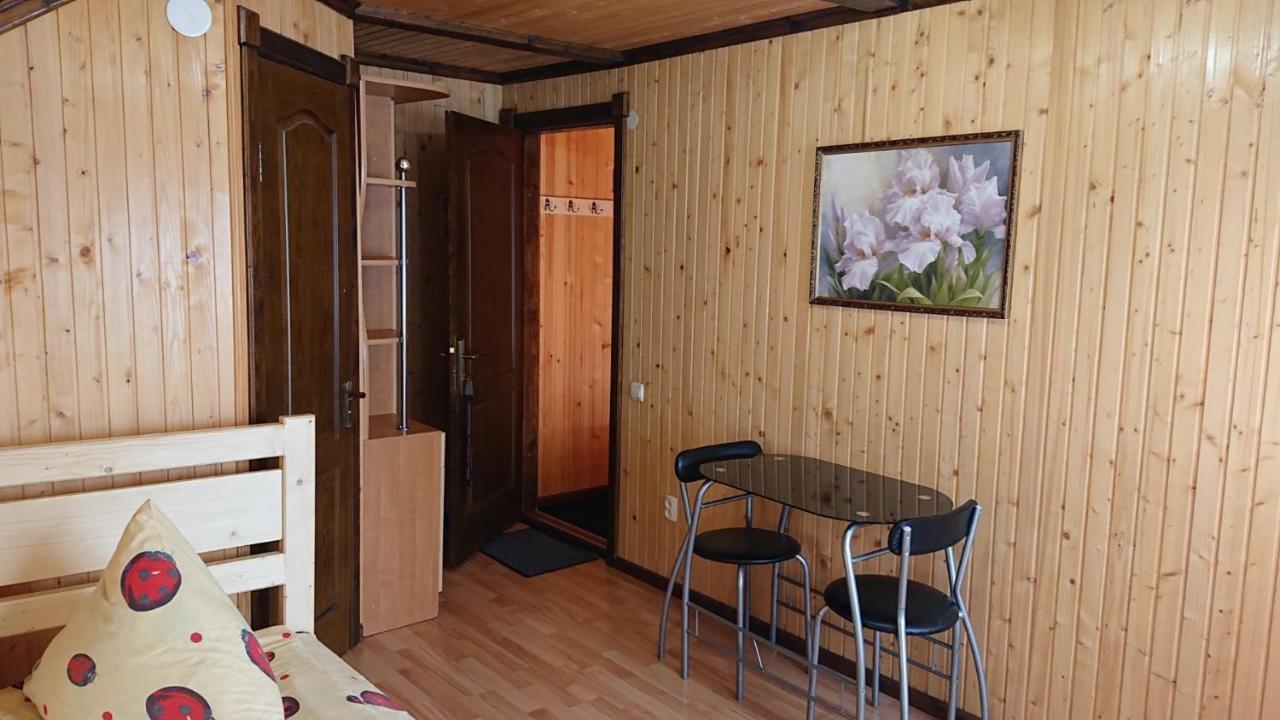 Любе Hotel Yablunytsya Ngoại thất bức ảnh