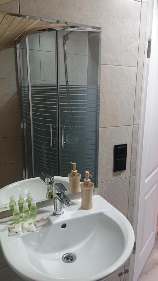 Любе Hotel Yablunytsya Ngoại thất bức ảnh