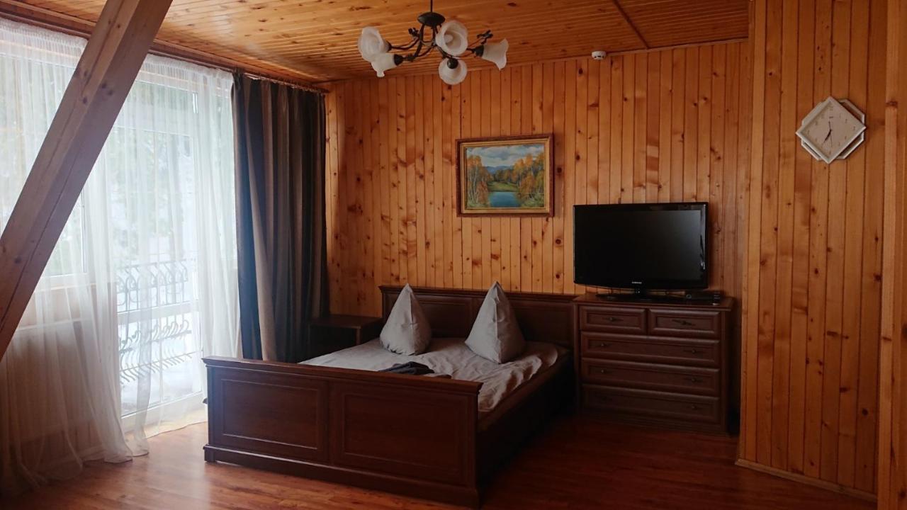 Любе Hotel Yablunytsya Ngoại thất bức ảnh