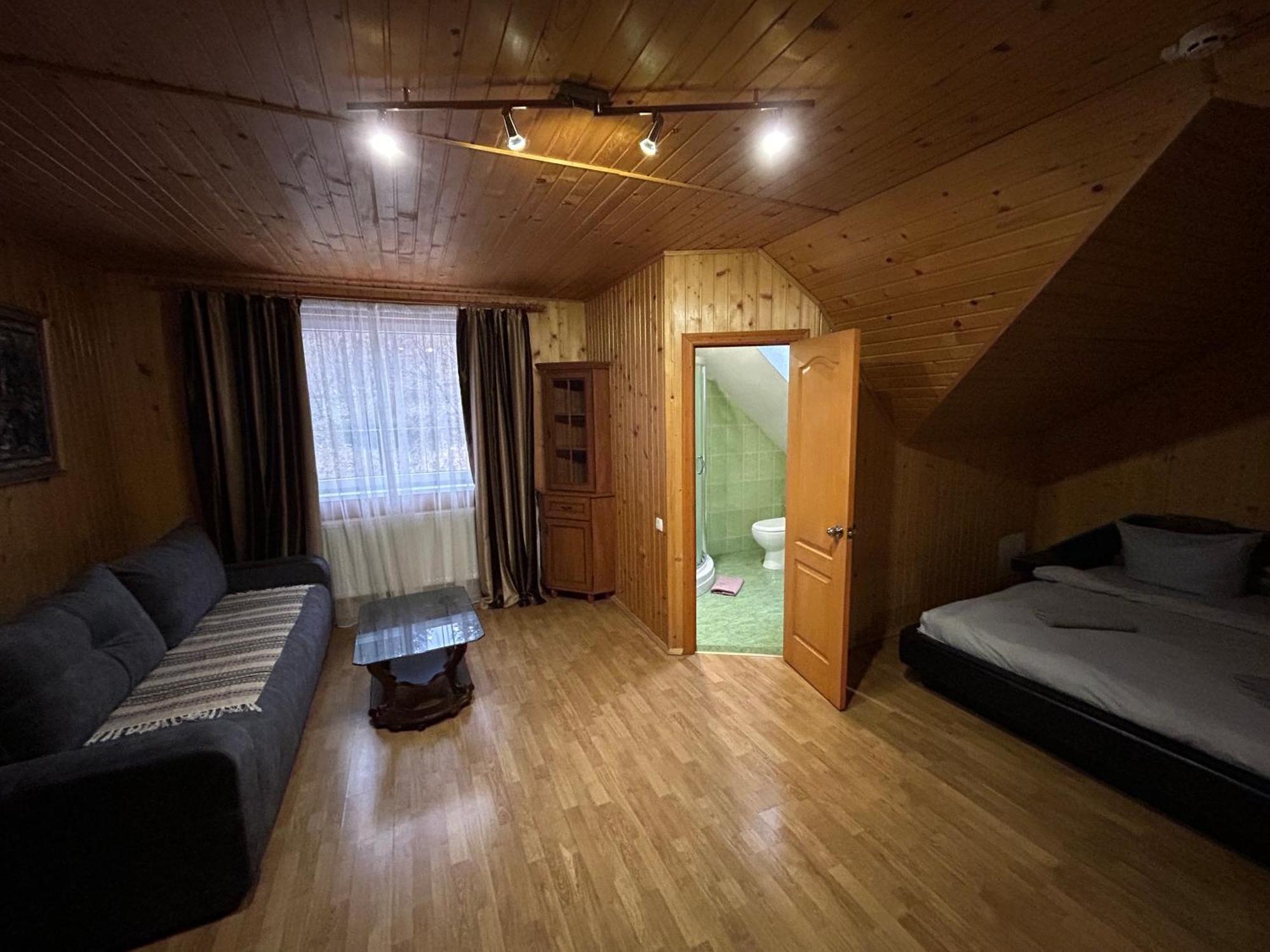 Любе Hotel Yablunytsya Ngoại thất bức ảnh