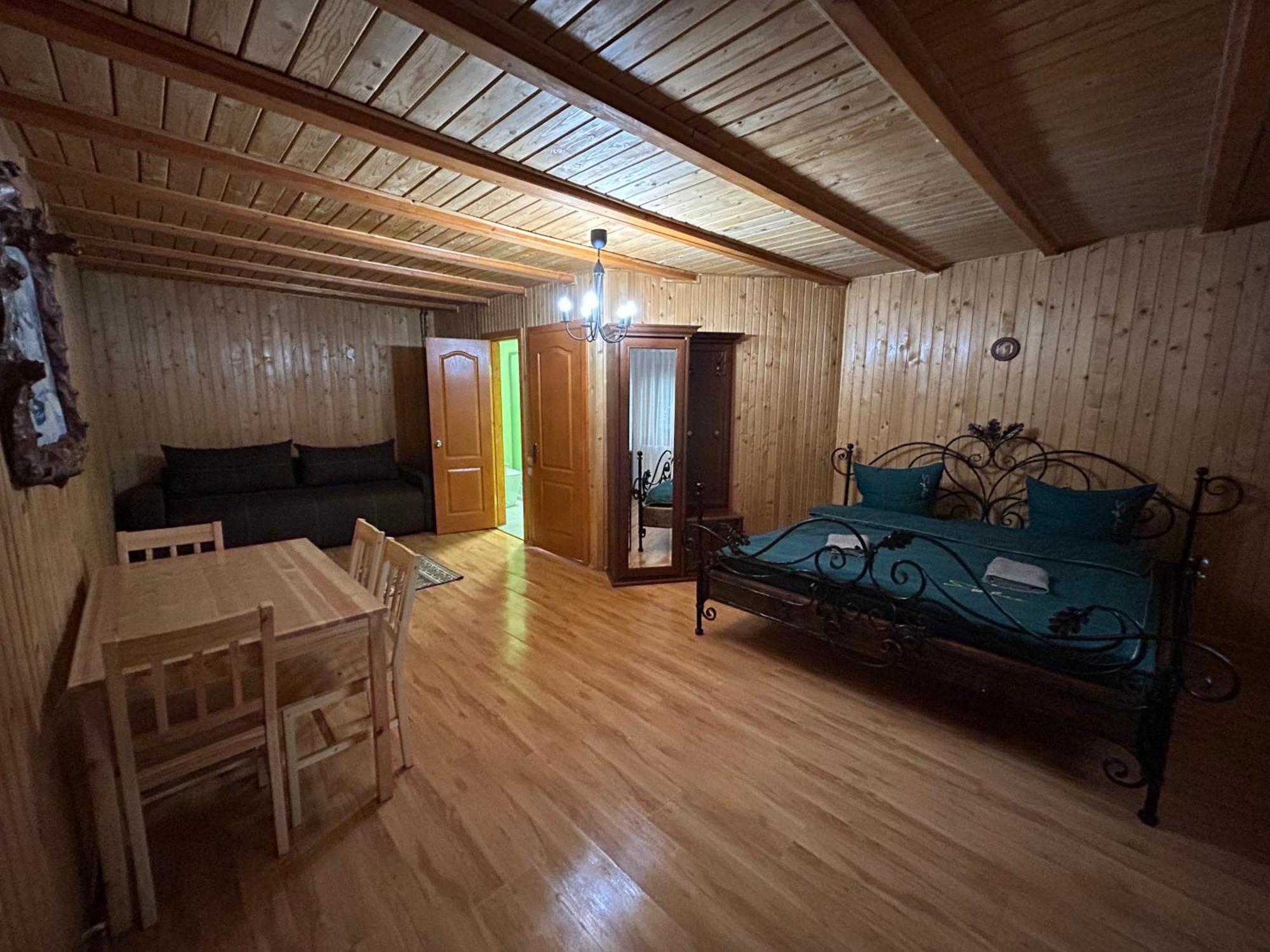 Любе Hotel Yablunytsya Ngoại thất bức ảnh