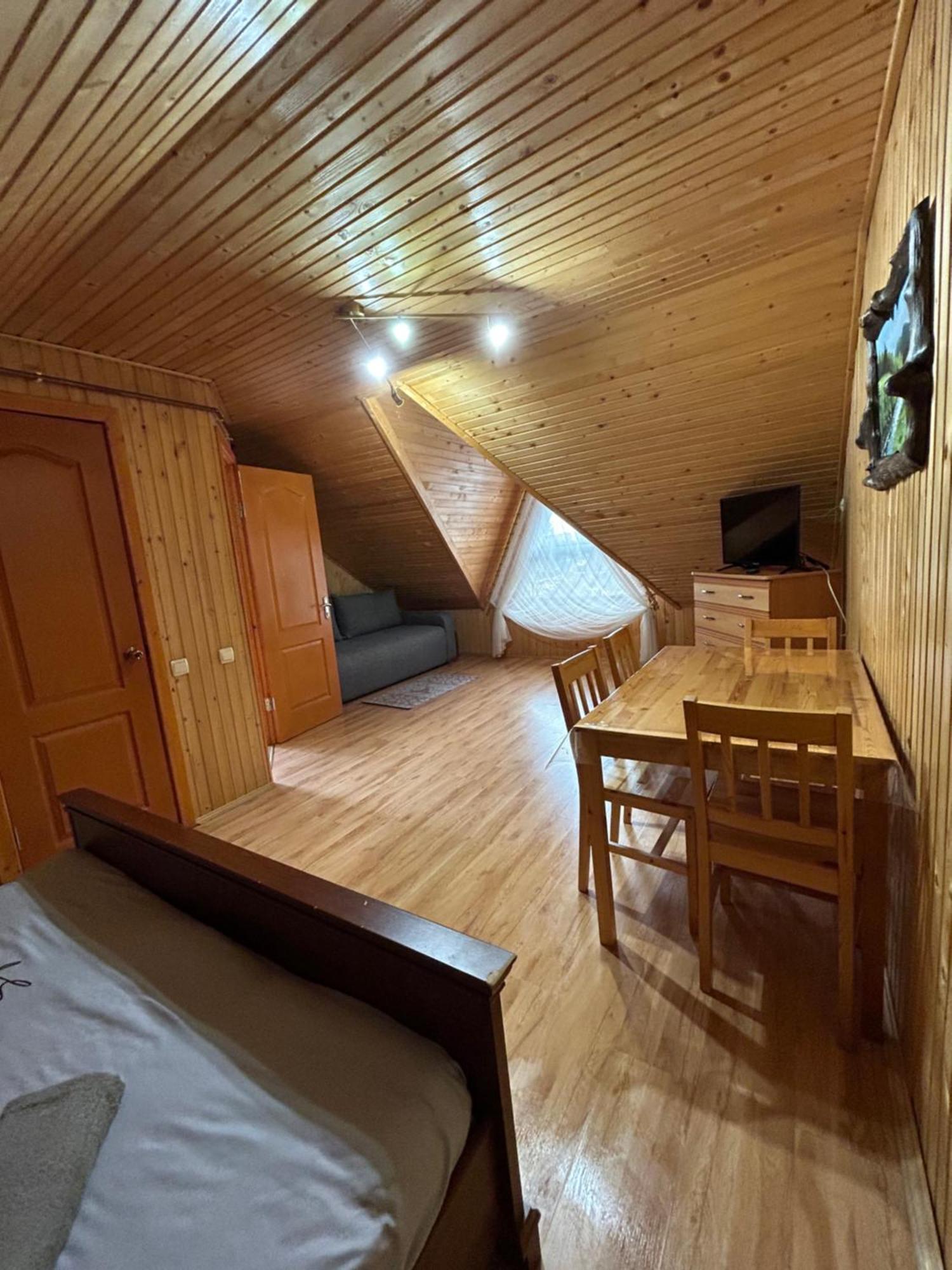 Любе Hotel Yablunytsya Ngoại thất bức ảnh