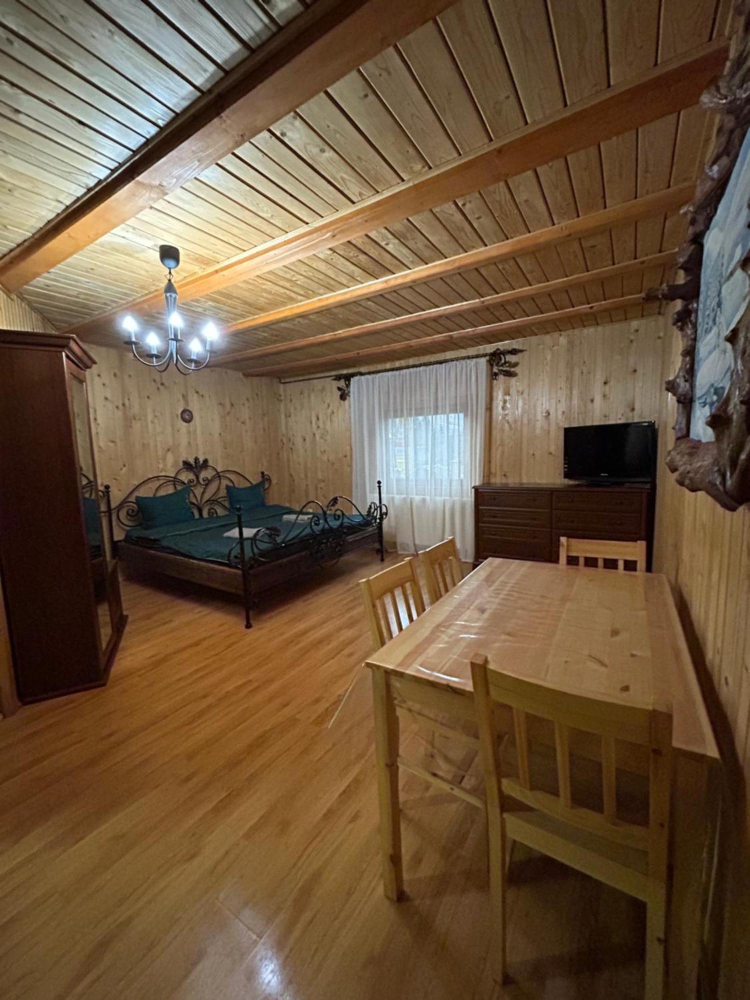 Любе Hotel Yablunytsya Ngoại thất bức ảnh