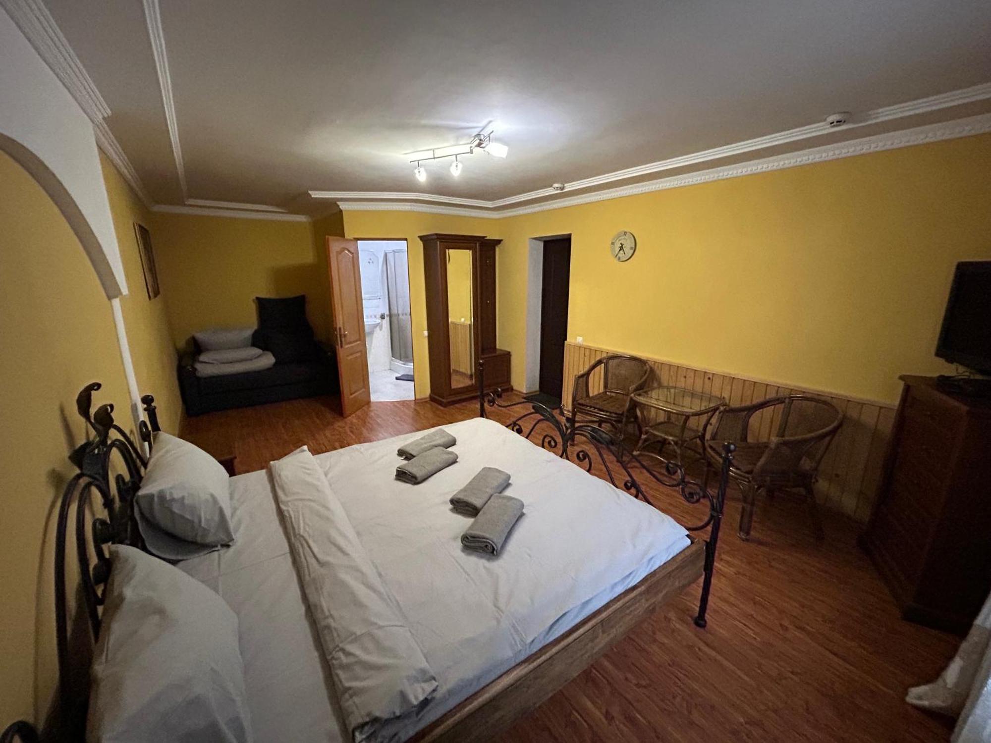 Любе Hotel Yablunytsya Ngoại thất bức ảnh