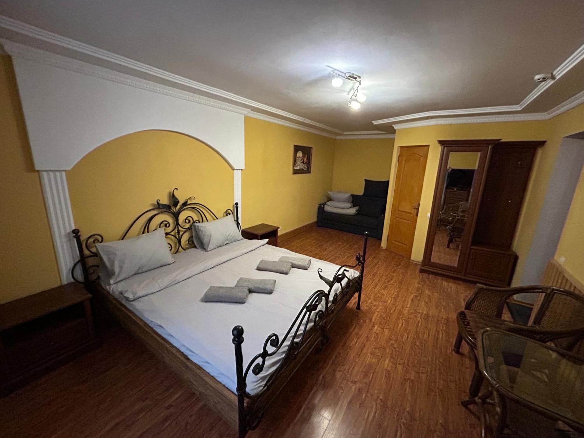 Любе Hotel Yablunytsya Ngoại thất bức ảnh