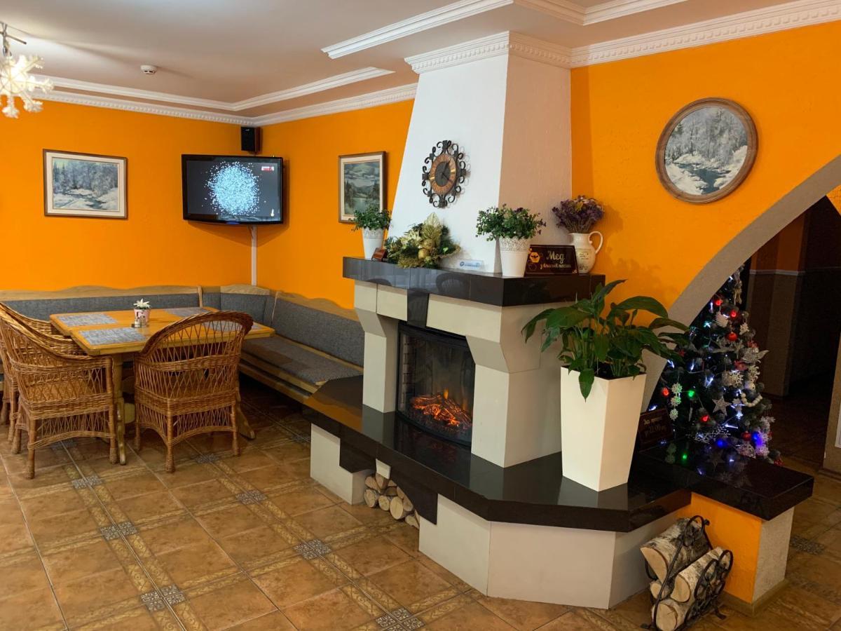 Любе Hotel Yablunytsya Ngoại thất bức ảnh