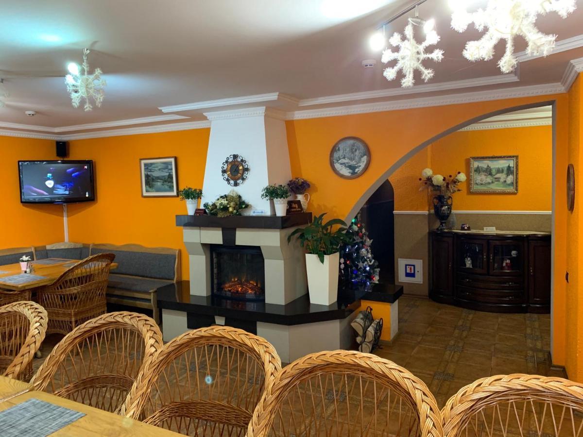 Любе Hotel Yablunytsya Ngoại thất bức ảnh