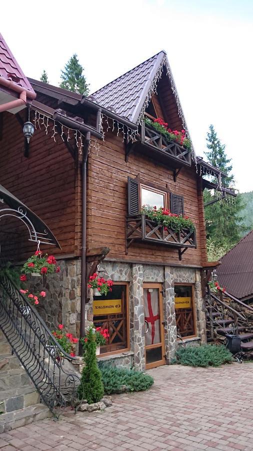 Любе Hotel Yablunytsya Ngoại thất bức ảnh